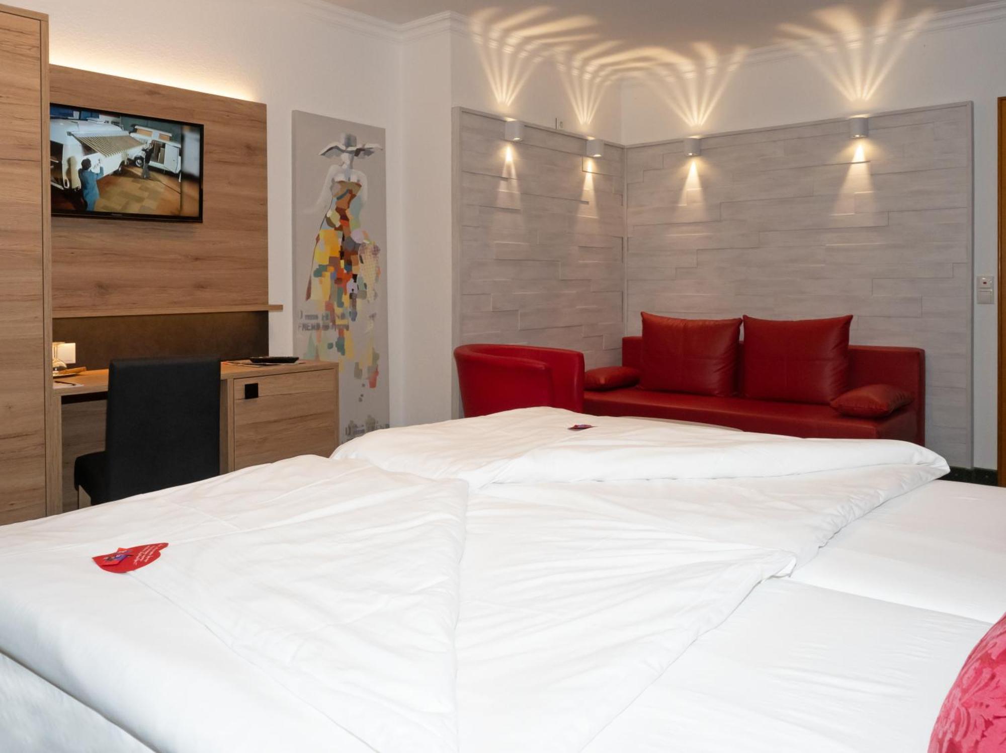 Hotel St. Georg Garni Целе Екстериор снимка